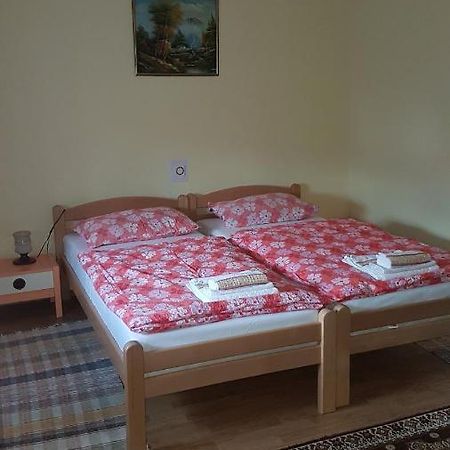 Rooms Miso Rakovica Buitenkant foto