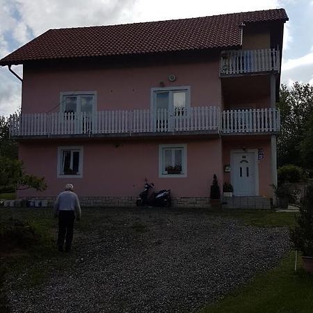 Rooms Miso Rakovica Buitenkant foto