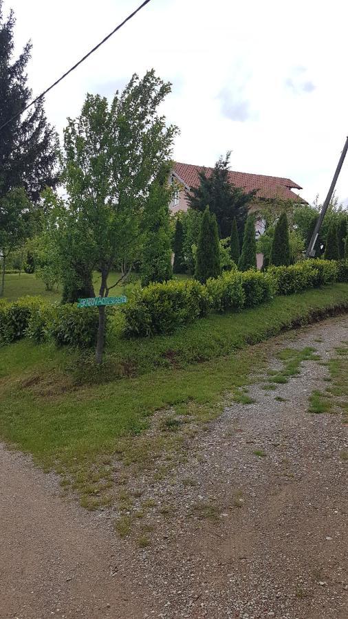 Rooms Miso Rakovica Buitenkant foto