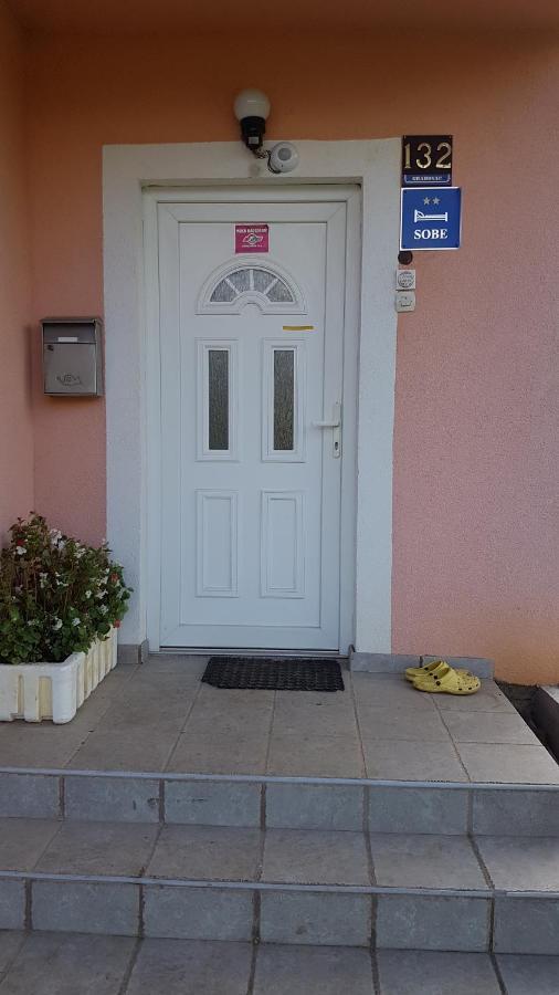 Rooms Miso Rakovica Buitenkant foto
